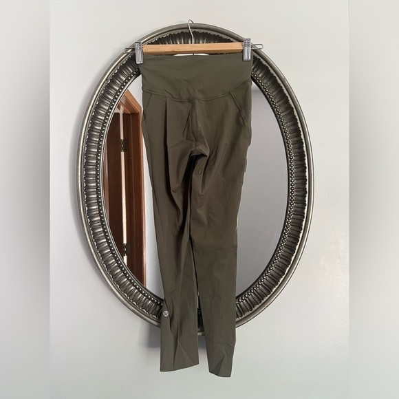 Lululemon Crop Leggings‎ - Picture 2 of 2